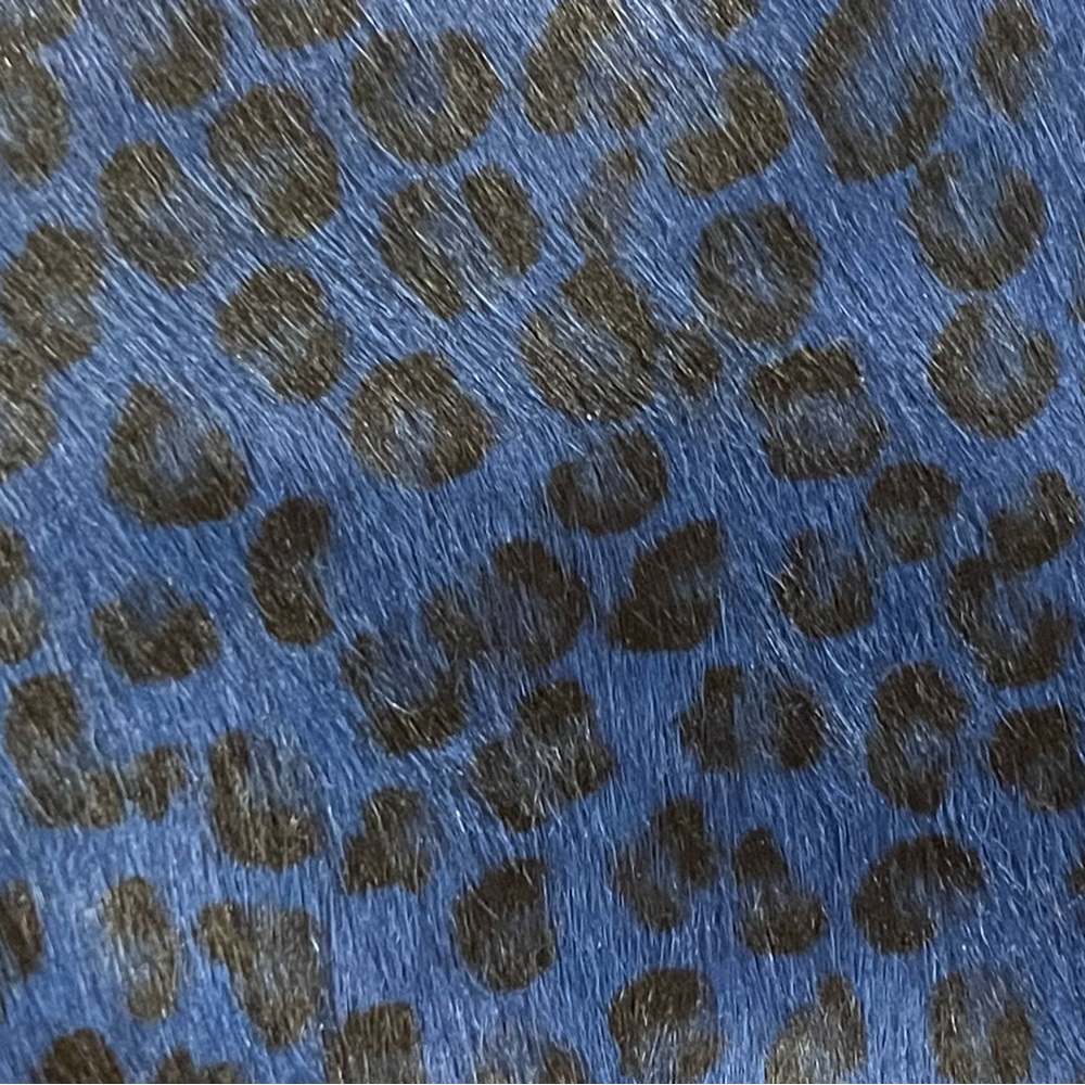 Burton Of London Calfskin blue leopard wristlet - Picture 3 of 4